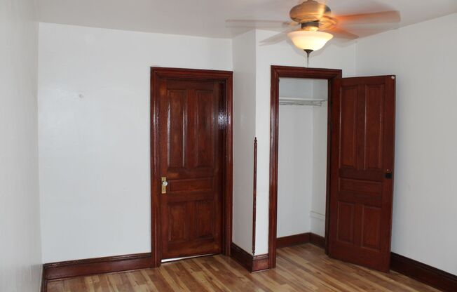 2 beds, 1 bath, $1,295, Unit 2nd floor