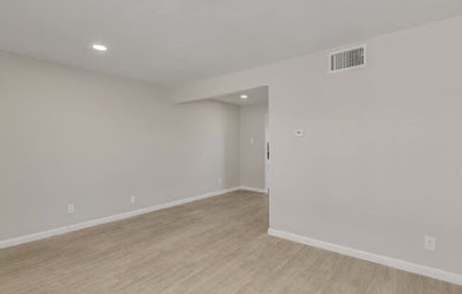 1 bed, 1 bath, 576 sqft, $1,895, Unit 26