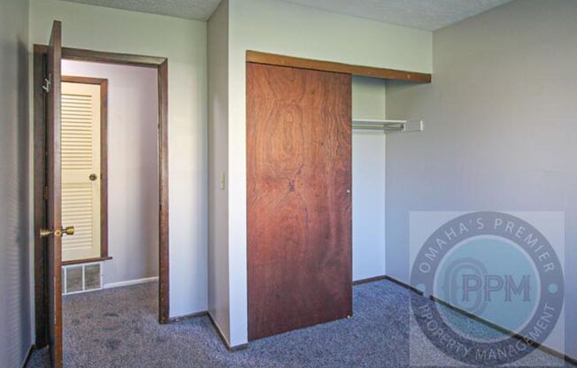 2 beds, 1 bath, 925 sqft, $955, Unit 822/102