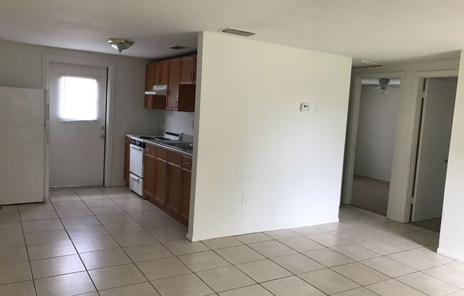 2 beds, 1 bath, $1,300