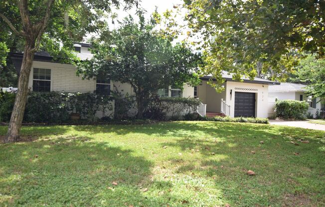 3 bedrooms/ 2.5 baths home for rent at 924 Boardman St. Orlando, FL 32804