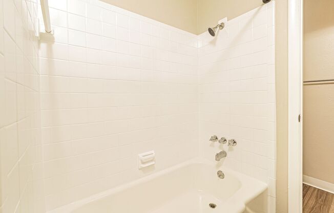 2 beds, 1.5 baths, 874 sqft, $1,075