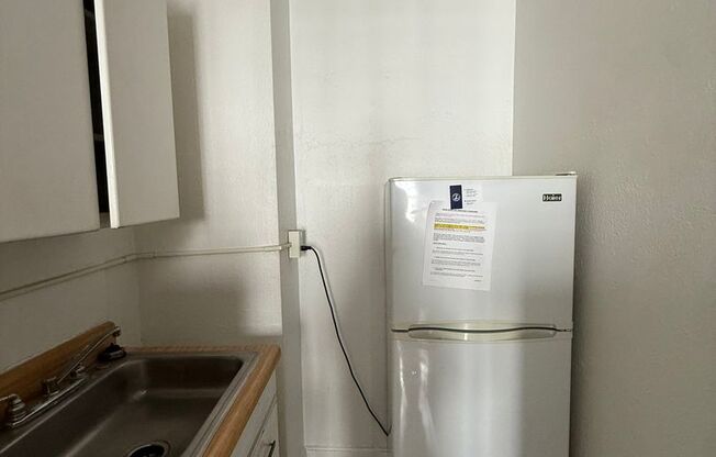 Studio, 1 bath, 308 sqft, $1,175, Unit Bayard Manor 207