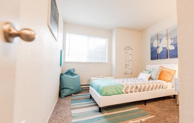Tacoma Apartments - Sienna Park Apartments - Bedroom 1