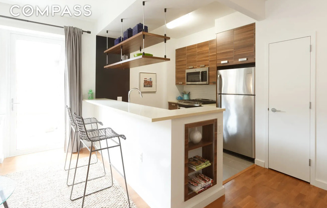 22 CATON PL