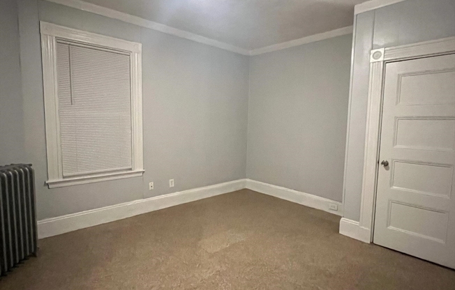 4 beds, 1 bath, $4,000, Unit 2