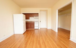 Studio, 1 bath, 420 sqft, $1,250, Unit 121
