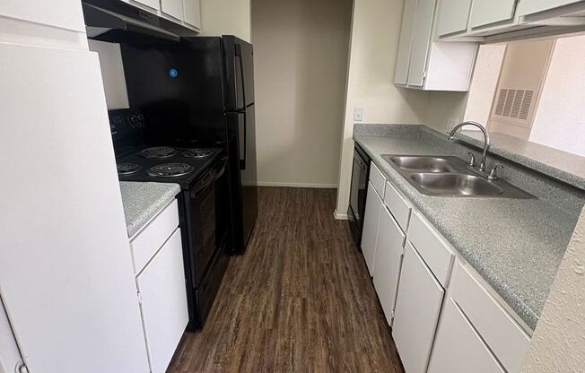 1 bed, 1 bath, $999, Unit 2303