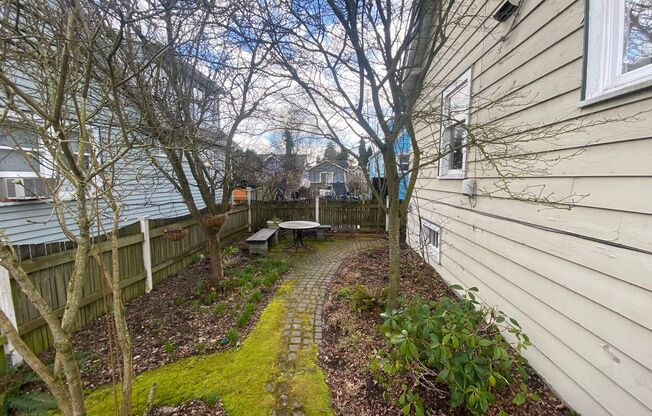 Great location! cute bungalow!