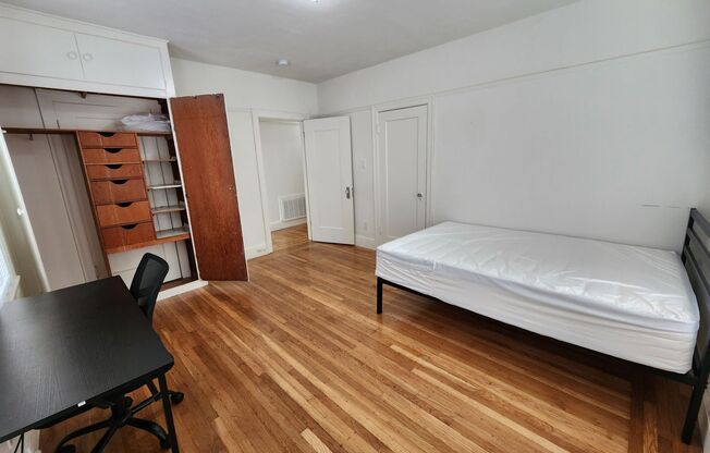 Private Bedroom Near UC Berkeley Campus