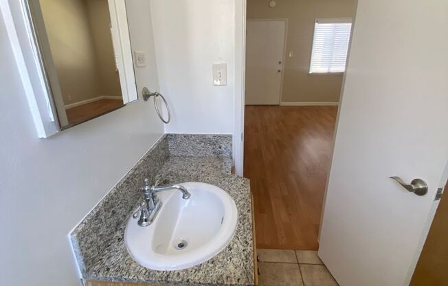 Studio, 1 bath, 408 sqft, $1,595, Unit 04