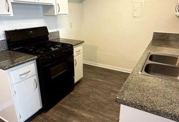 1 bed, 1 bath, 700 sqft, $1,985, Unit 312-13 upper unit