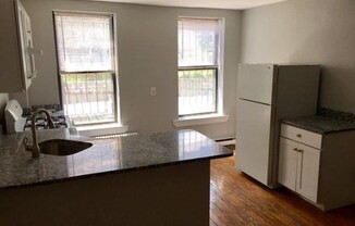 1 bed, 1 bath, 700 sqft, $2,275, Unit B