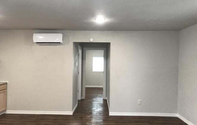 1 bed, 1 bath, 700 sqft, $799