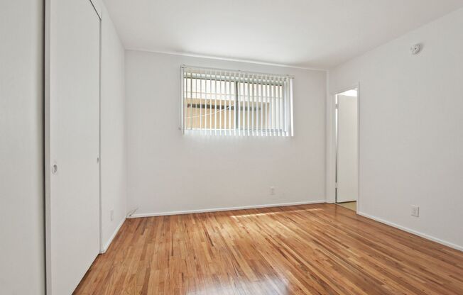 10910 Santa Monica Blvd - Prime Westwood location!