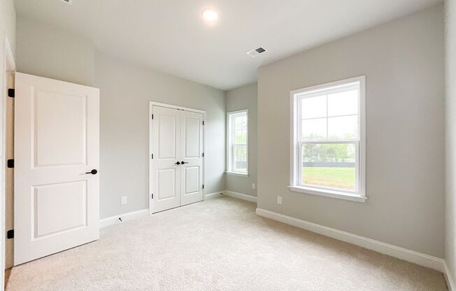 3 beds, 2.5 baths, $2,800