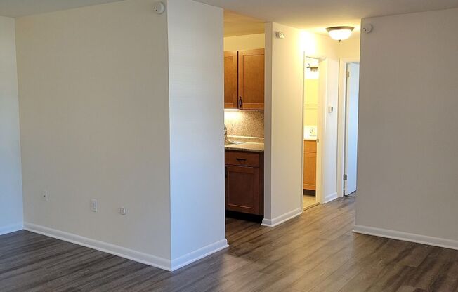 1 bed, 1 bath, 682 sqft, $1,280, Unit GL27003
