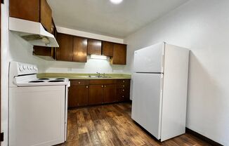 2 beds, 1 bath, 715 sqft, $995, Unit A8