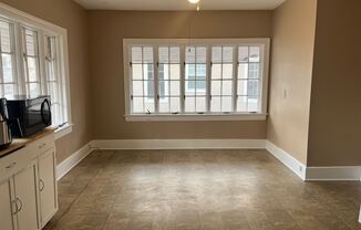 2048 Douglass Ave