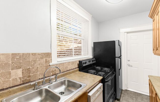 Elmhardt Apartments