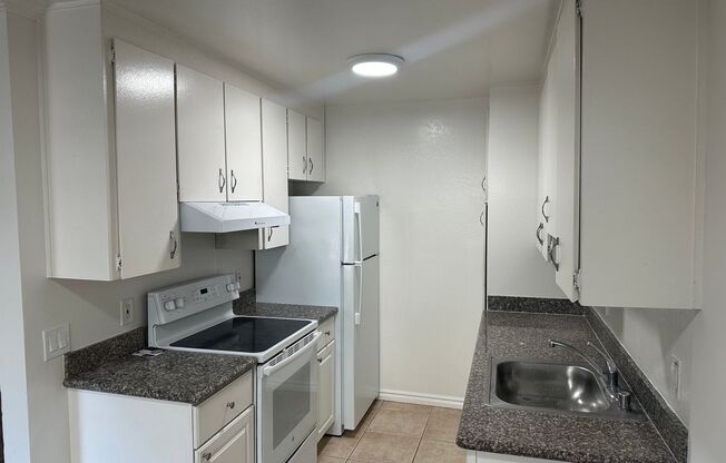 1 bed, 1 bath, 700 sqft, $2,095, Unit 07