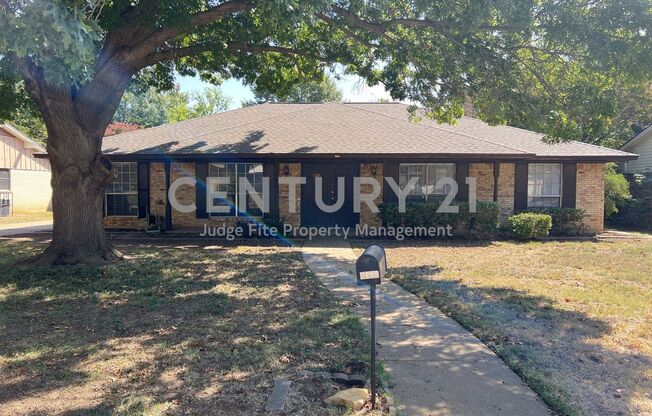 Recently Updated 3/2 in North Denton For Rent!