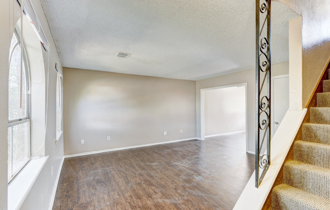 Discover Your New Home: 2-Bedroom Duplex Now Available in Edmond, OK!