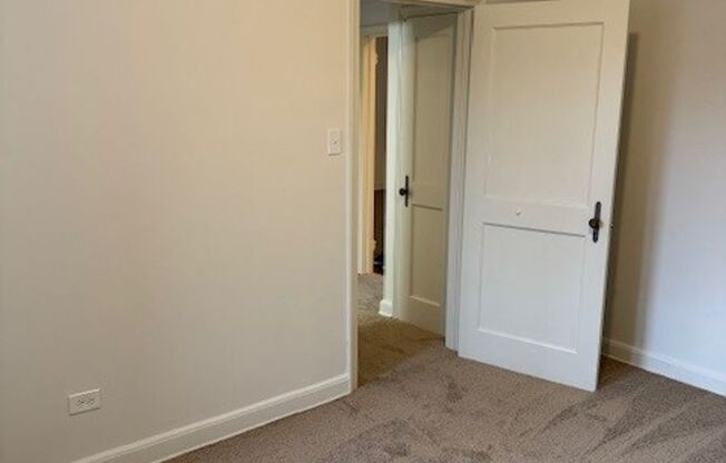2 beds, 1 bath, 778 sqft, $1,495, Unit 00 - 10552A