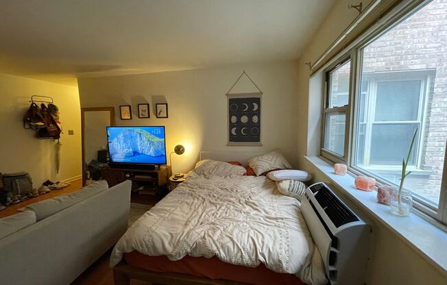 Studio, 1 bath, 400 sqft, $1,400, Unit 521-205