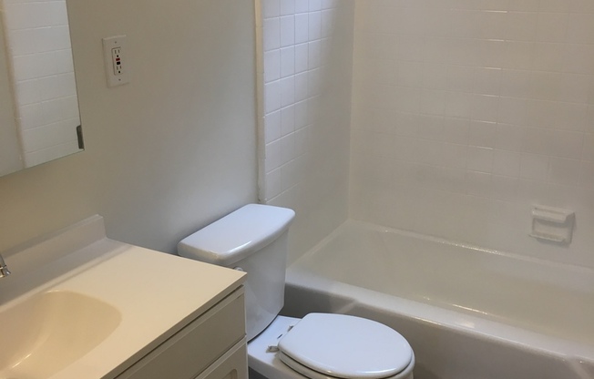 1 bed, 1 bath, $1,725, Unit 11