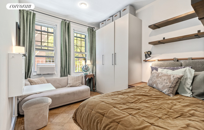 137 W 12 ST