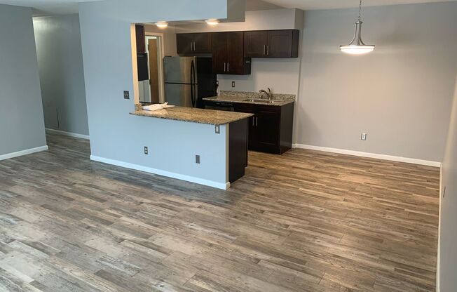 2 beds, 1.5 baths, 910 sqft, $1,629, Unit 214
