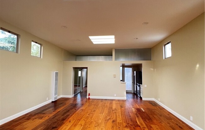 600 FLOWER AVE