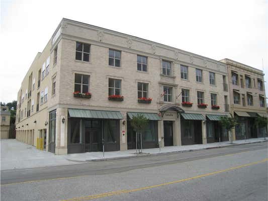 255 W 7 ST