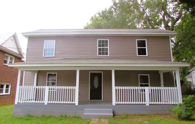 Fully Renovated - 3 Bed/2 Bath Home in Downtown Salisbury - Covered Front & Back Porches - Fenced Back Yard