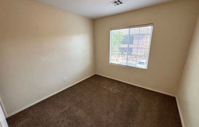 3 beds, 2 baths, $1,850, Unit UNIT 2022