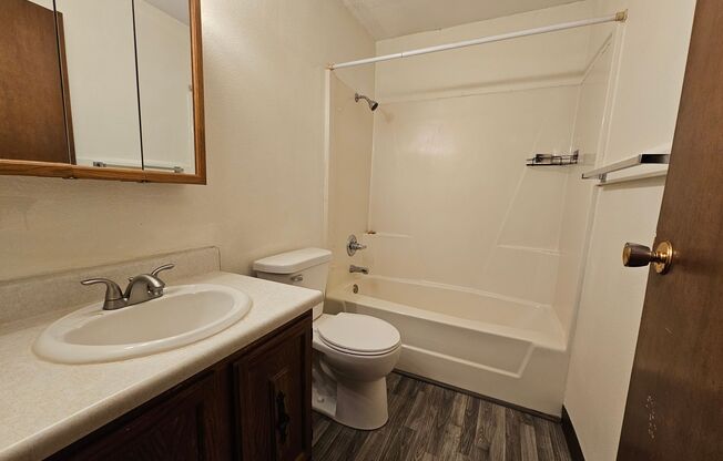 2 beds, 1 bath, $750, Unit #C