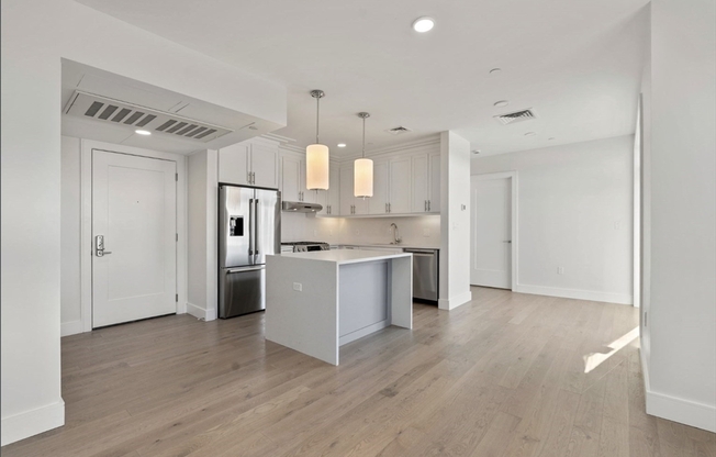 2 beds, 2 baths, 944 sqft, $4,500, Unit 610