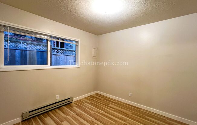 1 bed, 1 bath, $1,095, Unit #16