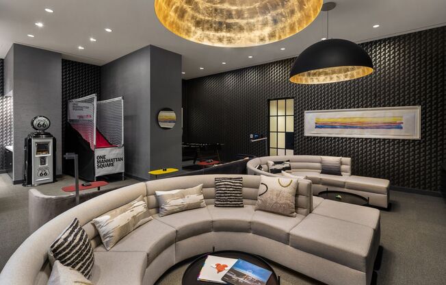 1 bed, 1 bath, 696 sqft, $7,000, Unit 7B