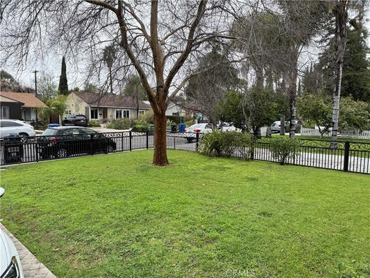 5722 CEDROS AVE