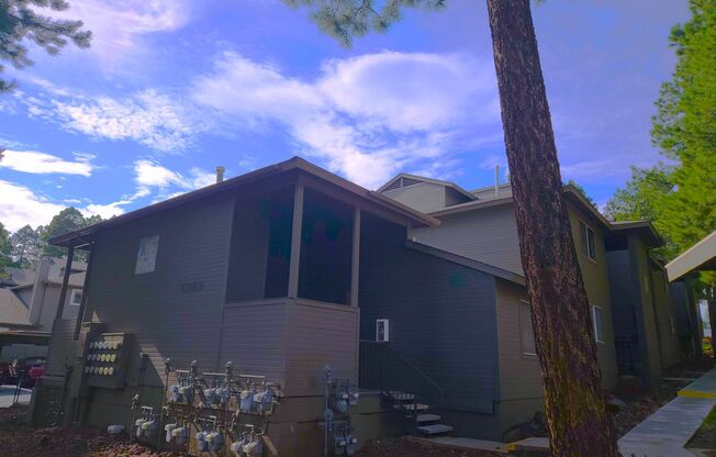 West-Flagstaff Condo -Studio End-Unit - Students & Pets OK!!! Avail. NOW!!