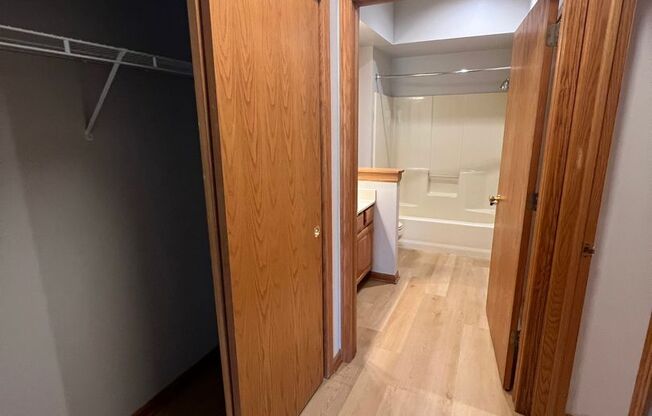 2 beds, 2 baths, 1,227 sqft, $1,775, Unit 5017