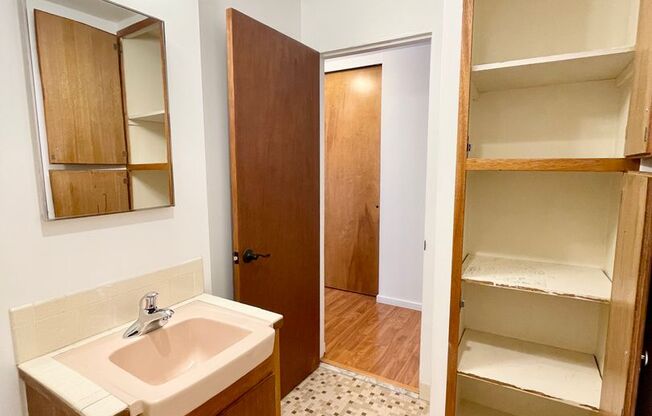Studio, 1 bath, 464 sqft, $1,475, Unit 209
