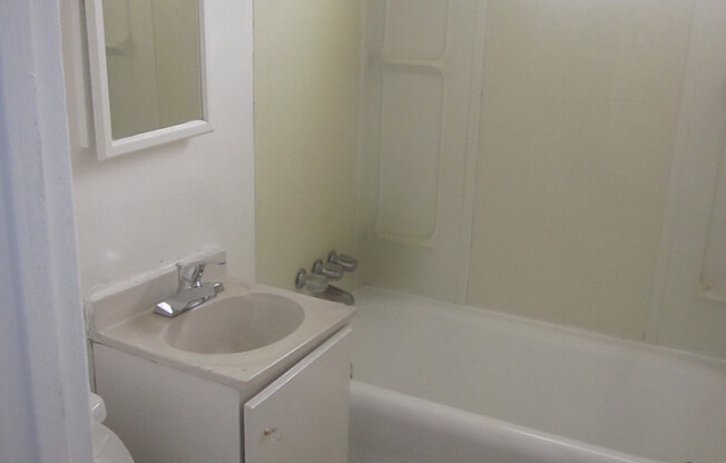 1 bed, 1 bath, $1,550, Unit 23