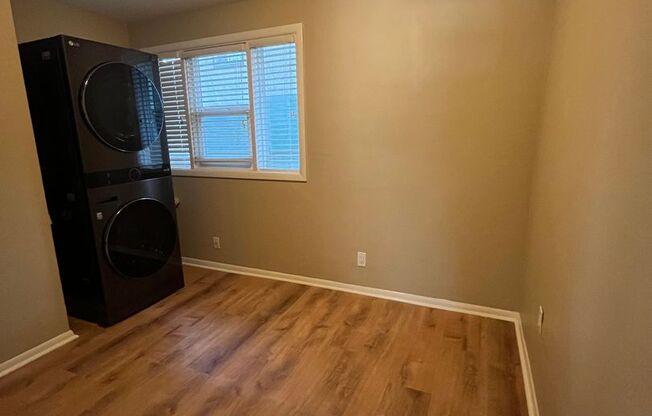 2 beds, 1 bath, $2,295