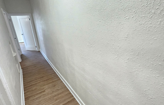 427 431 N NORMANDIE PL