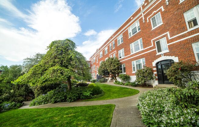 The Roy Vue Apartments