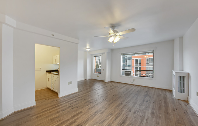 Studio, 1 bath, 527 sqft, $1,525, Unit 0710