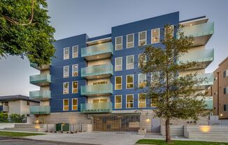 5122 Maplewood - Luxury Apartments